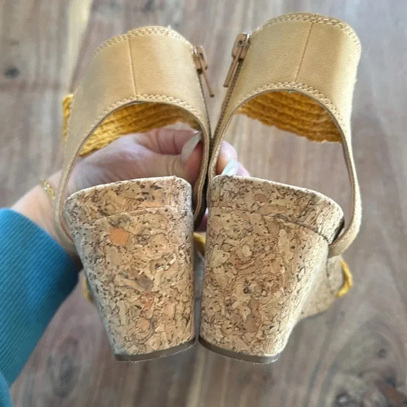 Lucky Brand | Kierony Crocheted Wedges | Golden Yellow | size 7.5 - Picture 6 of 9
